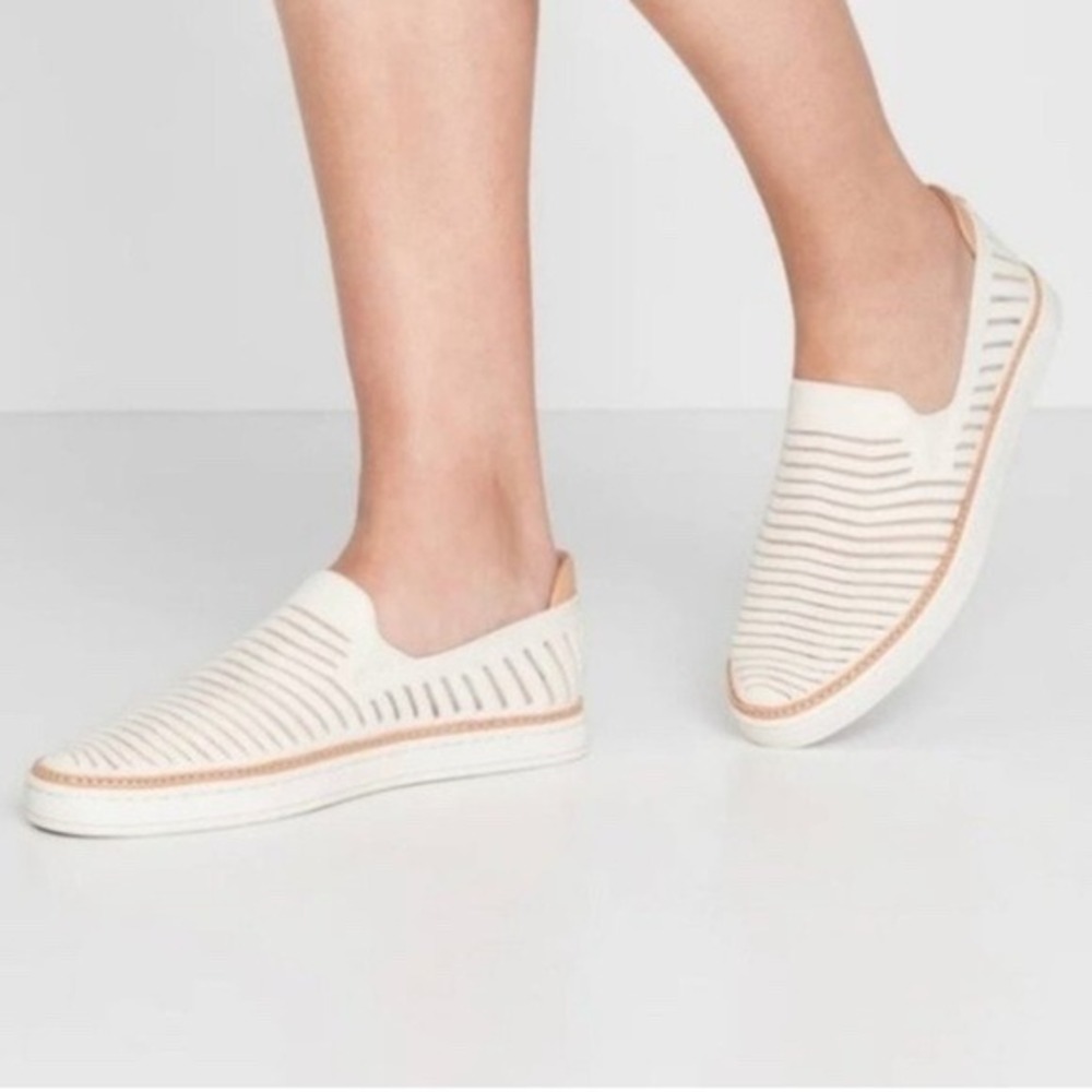 UGG Sammy Chevron Slip On Knit Sneakers Size 9 Cream Women